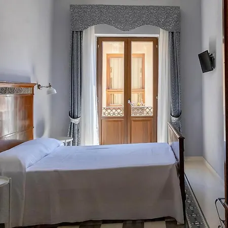 Konukevi Dimora La Torre 4*