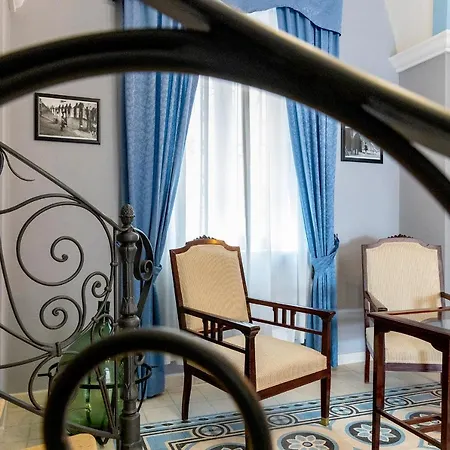 Konukevi Dimora La Torre 4*