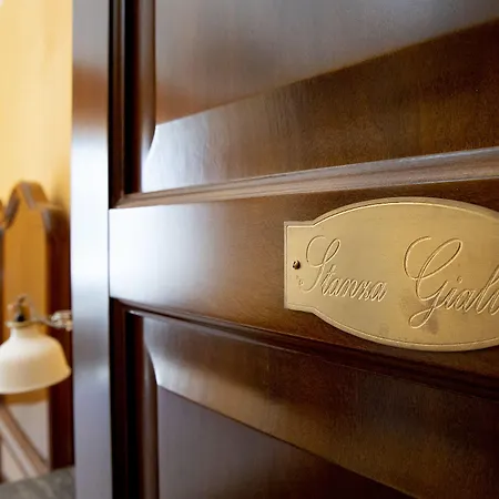 Konukevi Dimora La Torre 4*